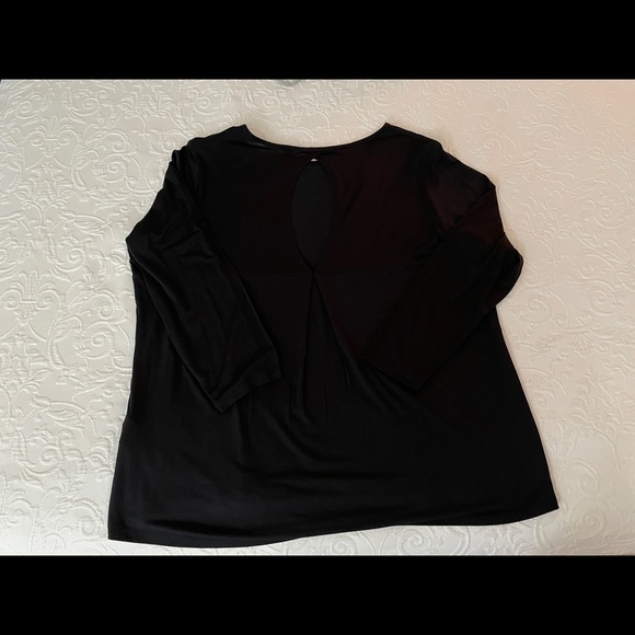 Ideology Key Hole Top (NWT) - Picture 2 of 7